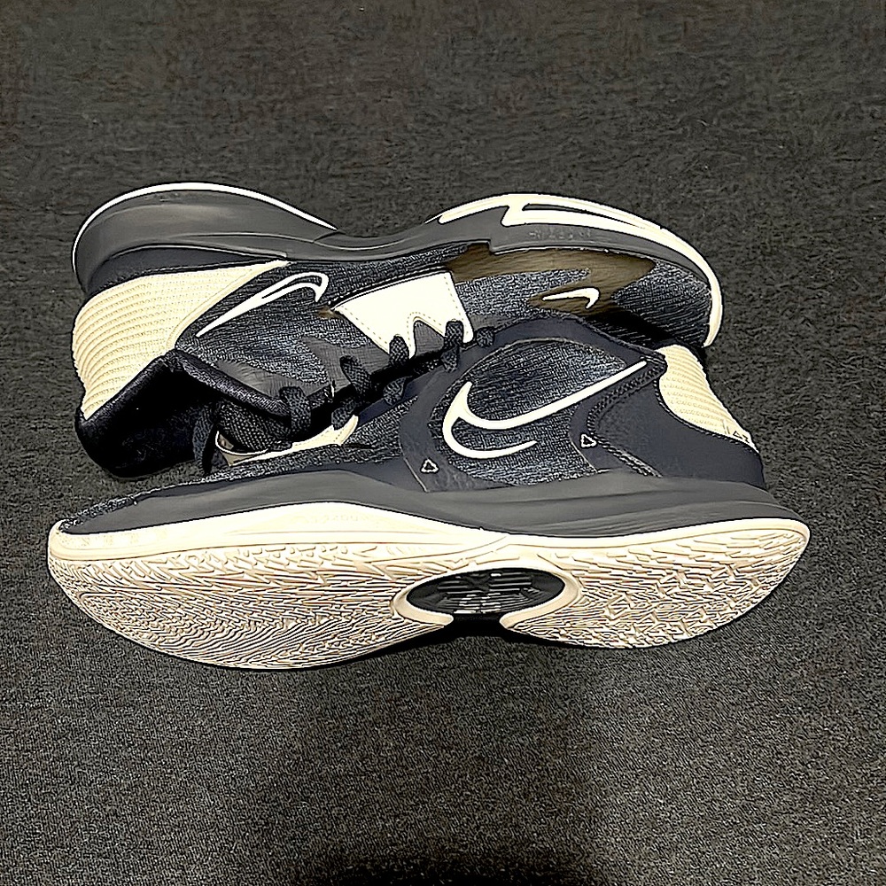Navey blue basket ball Kyrie lows
